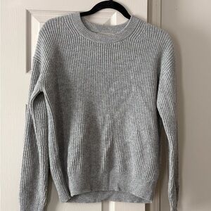 Everlane Women's Gray Crewneck Sweater